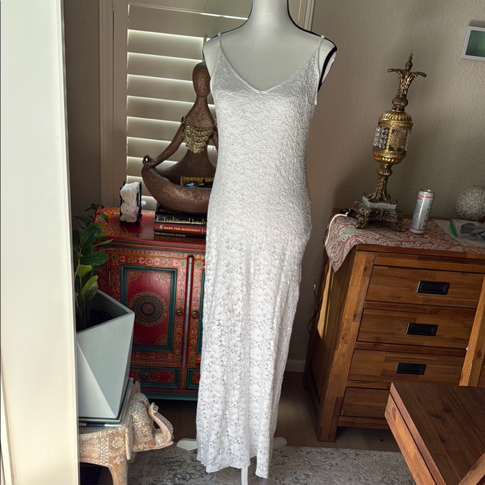 Elegant White Lace Maxi Dress